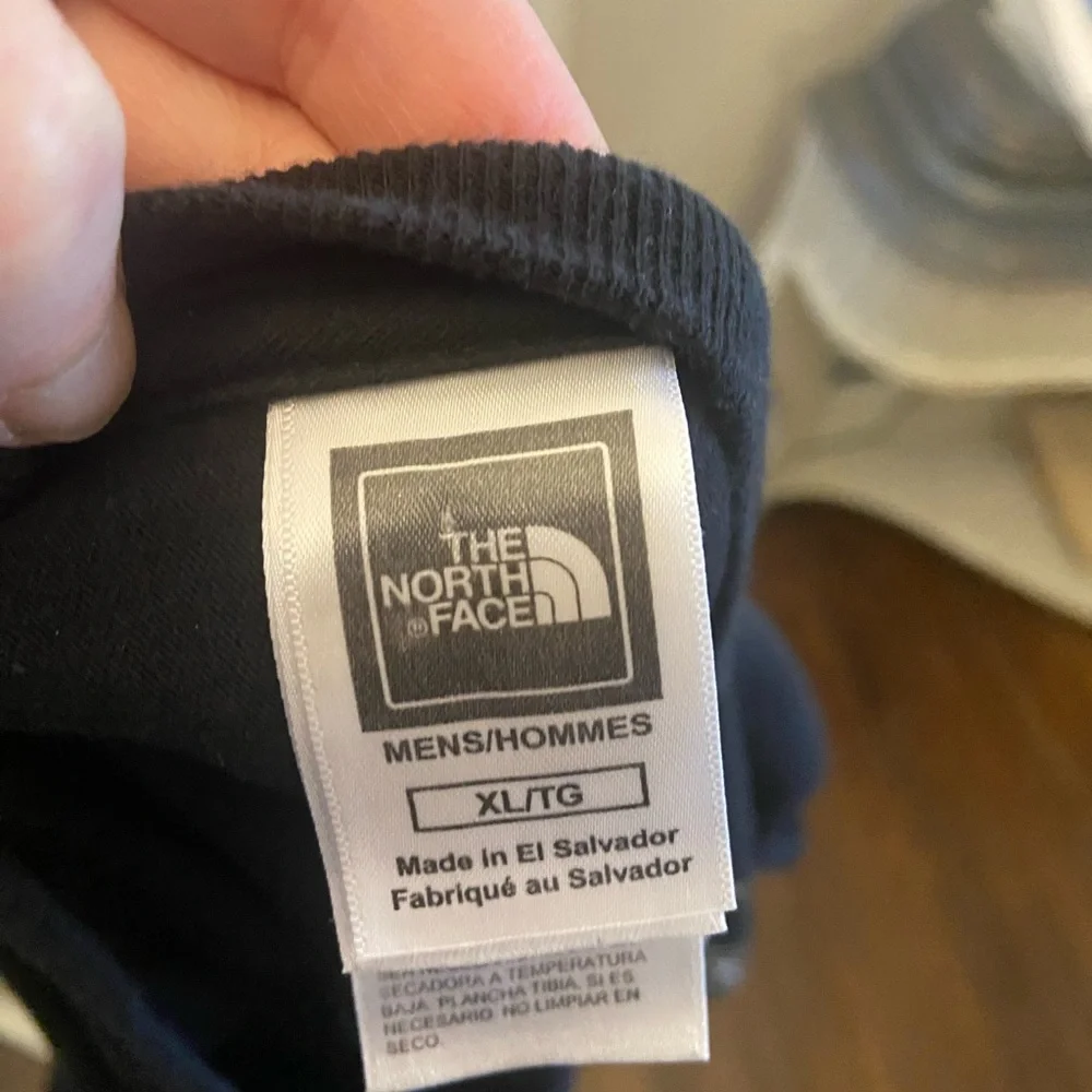 The North Face XL graphic T Shirt outdoorwear